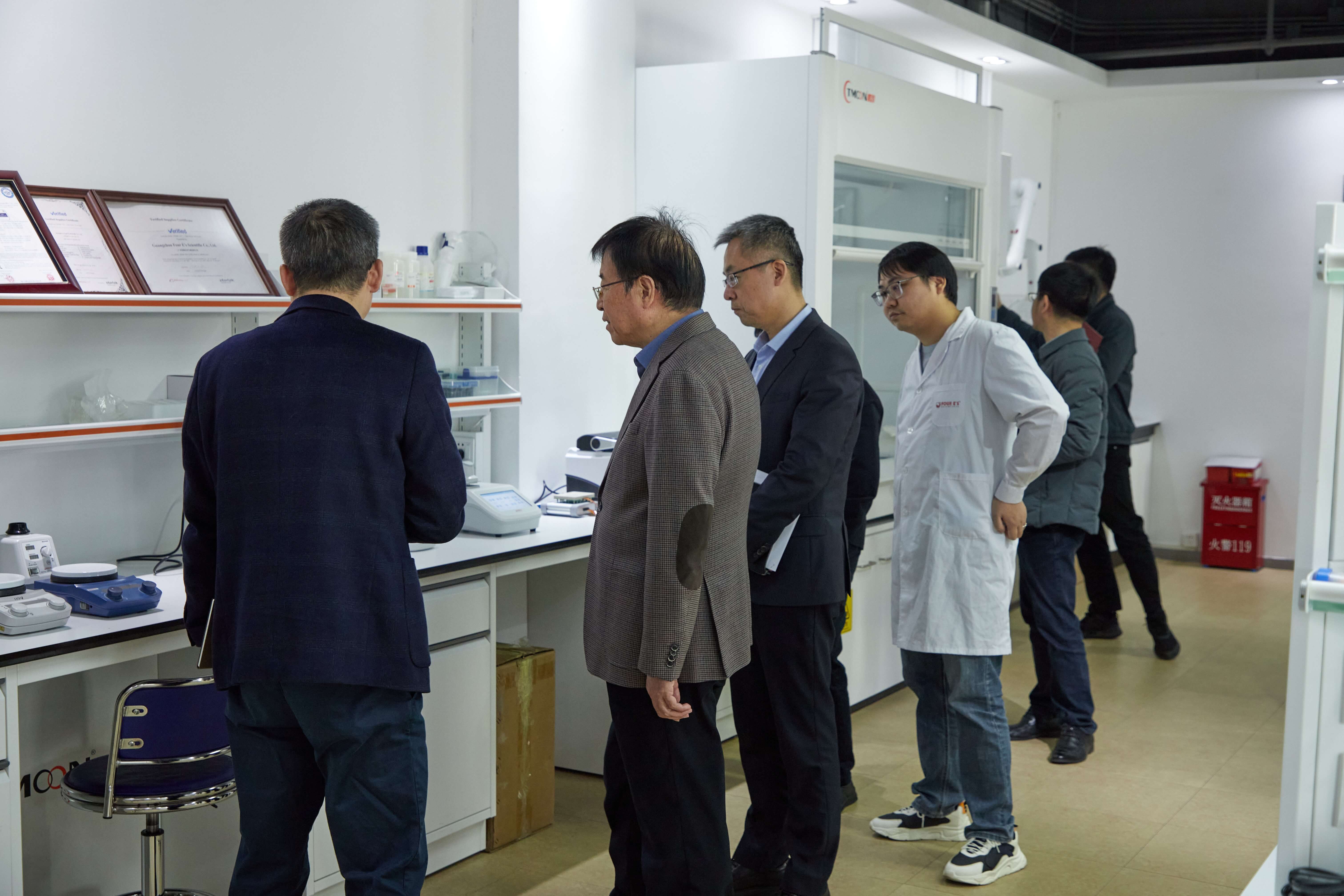 中国高等教育学会参观访问-四亿科学仪器