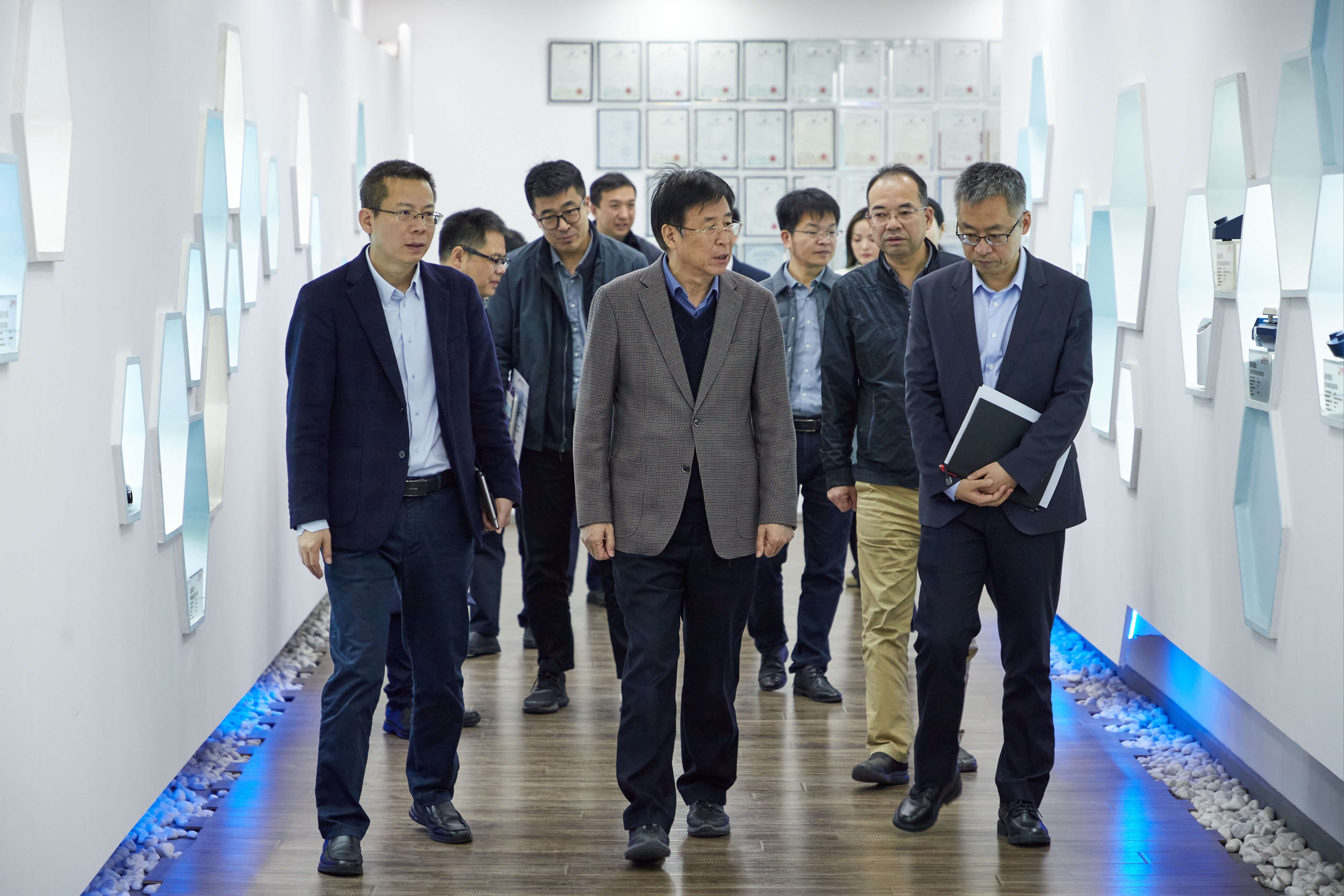 中国高等教育学会参观访问-四亿科学仪器