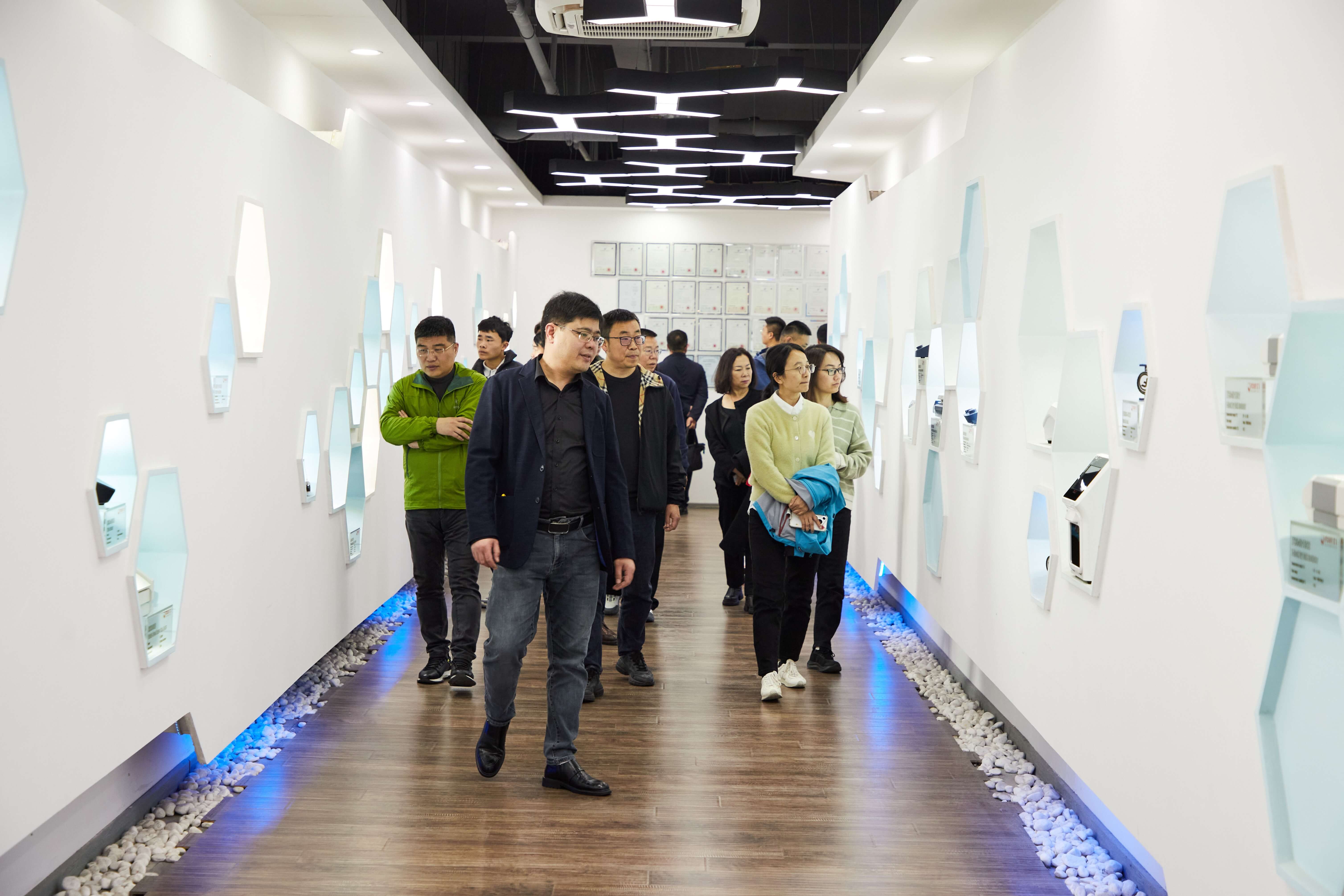 2026签约代理商年会-四亿科学仪器-参观公司