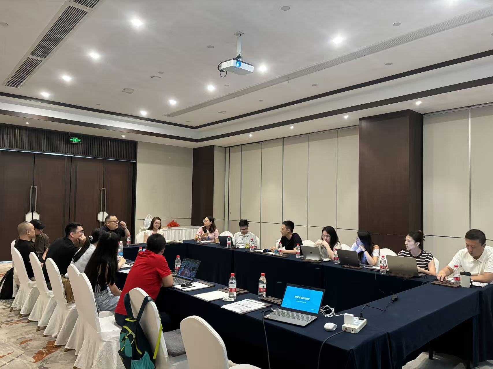 国睿工业集团2026年中战略会议-会议现场